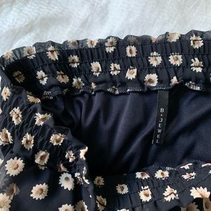 Floral mini skirt